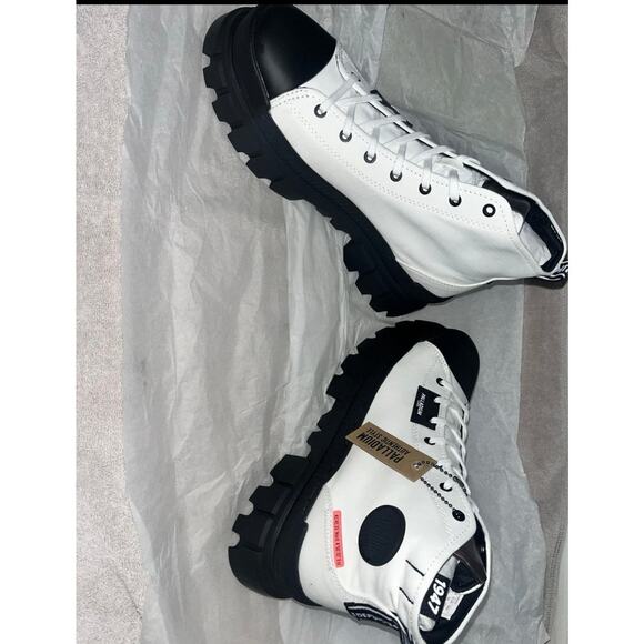 Palladium Revolt Hi TX Women’s Boots Star White/Black Size 10 US / 42 EU NIB - Picture 1 of 3